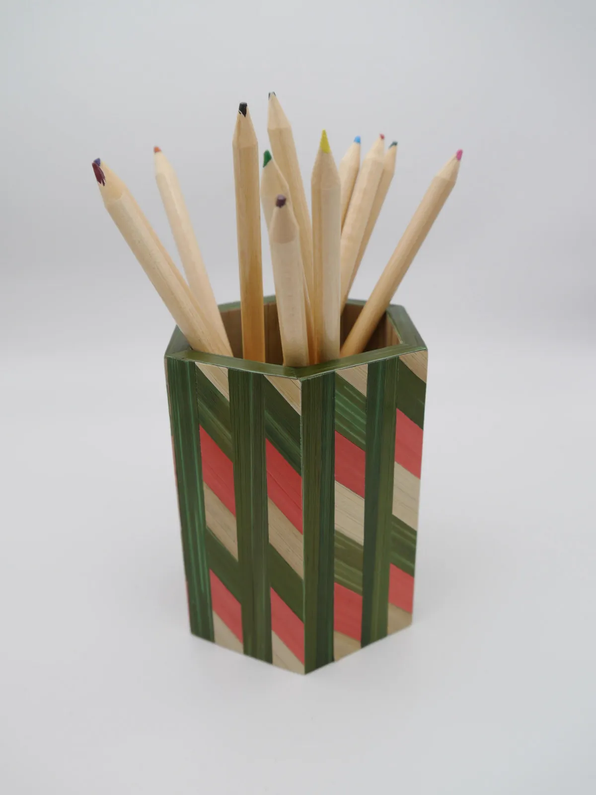 Créez votre pot en marqueterie de paille