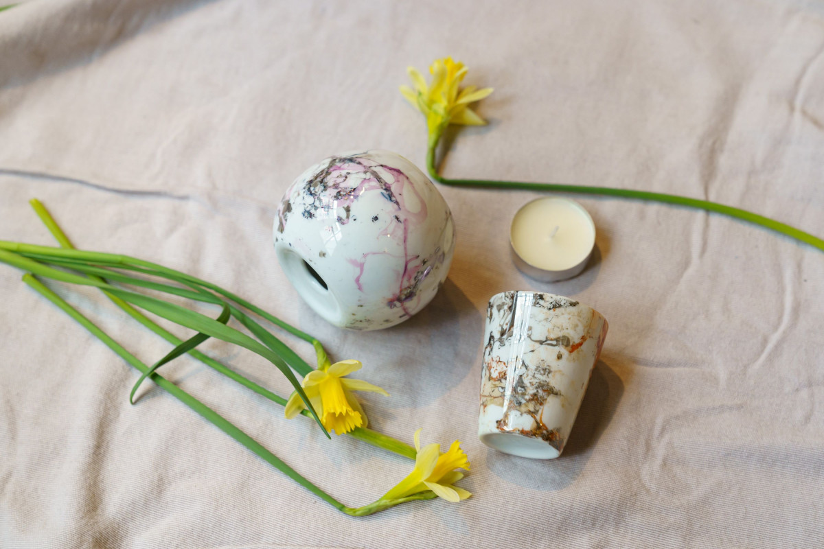 Initiez-vous au marbrage sur porcelaine