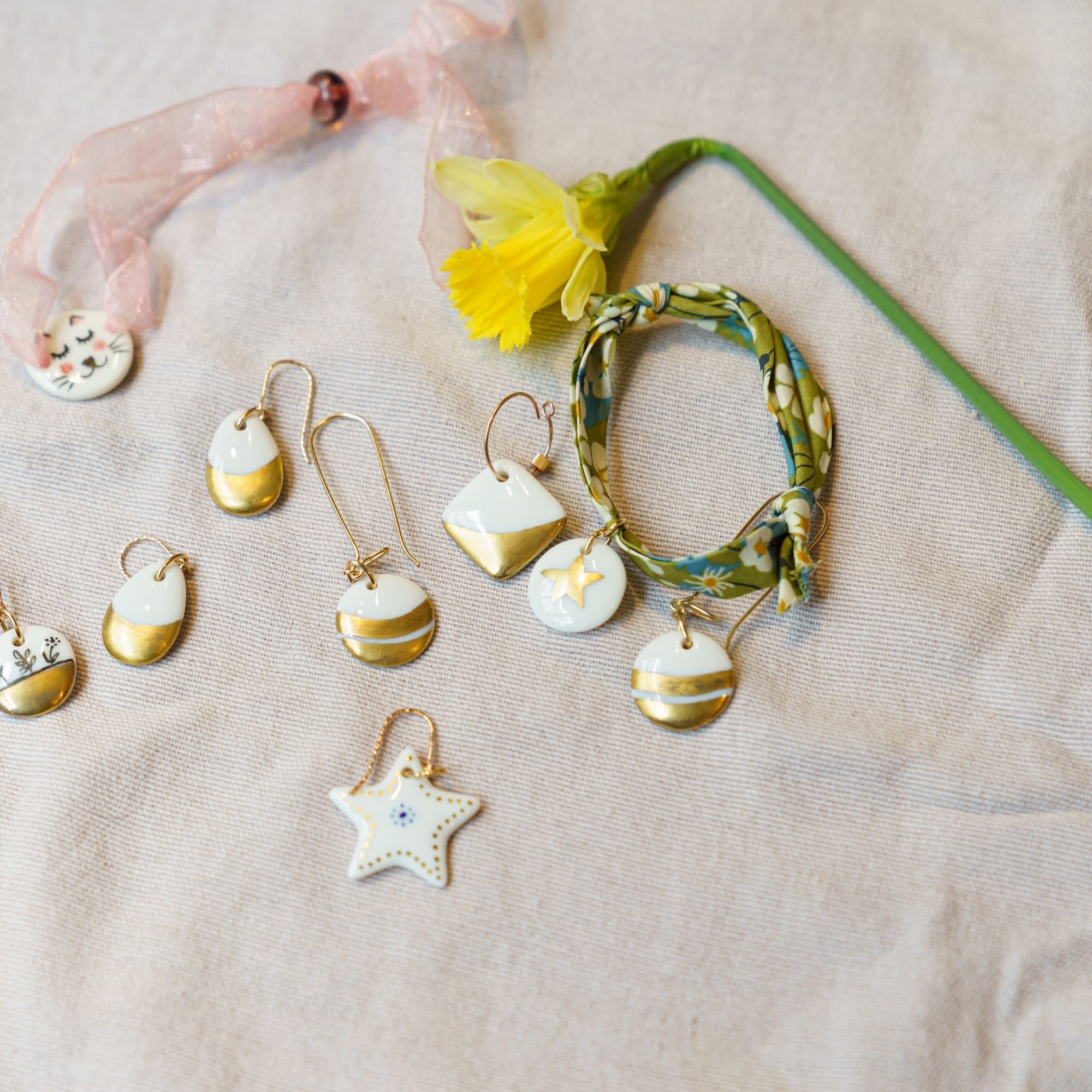 Décorez à l'or vos bijoux en porcelaine