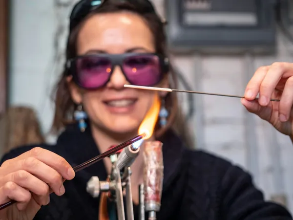 Wecandoo - Découvrez le soufflage de verre au chalumeau