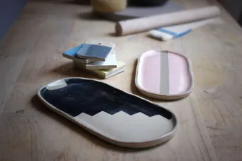 Modelez vos assiettes ovales décorées à l'engobe