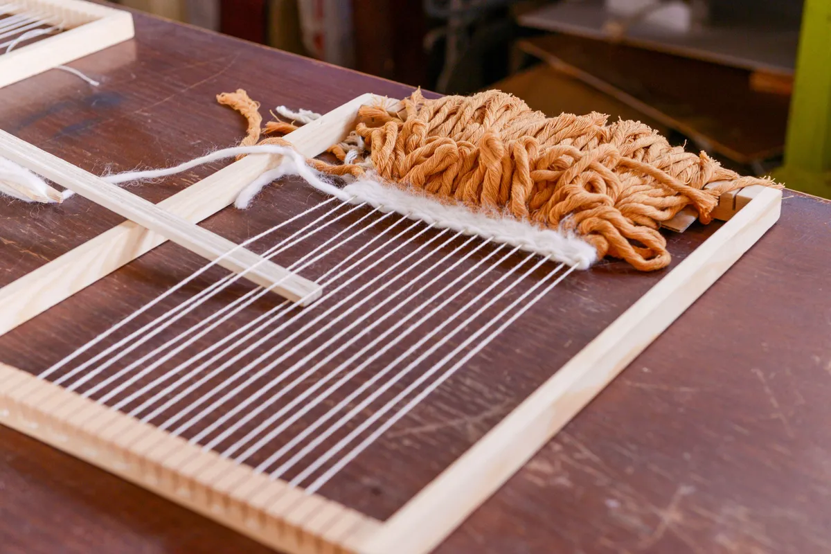 Initiez-vous au tissage sur métier à cadres