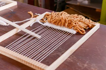 Initiez-vous au tissage sur métier à cadres