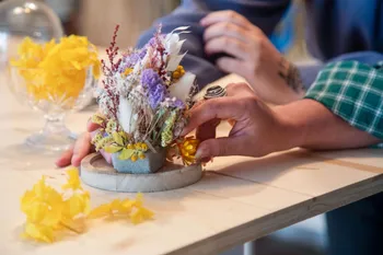 Créez votre cloche en fleurs séchées