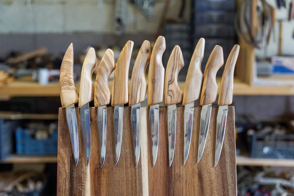 Réalisez votre couteau en bois d'olivier