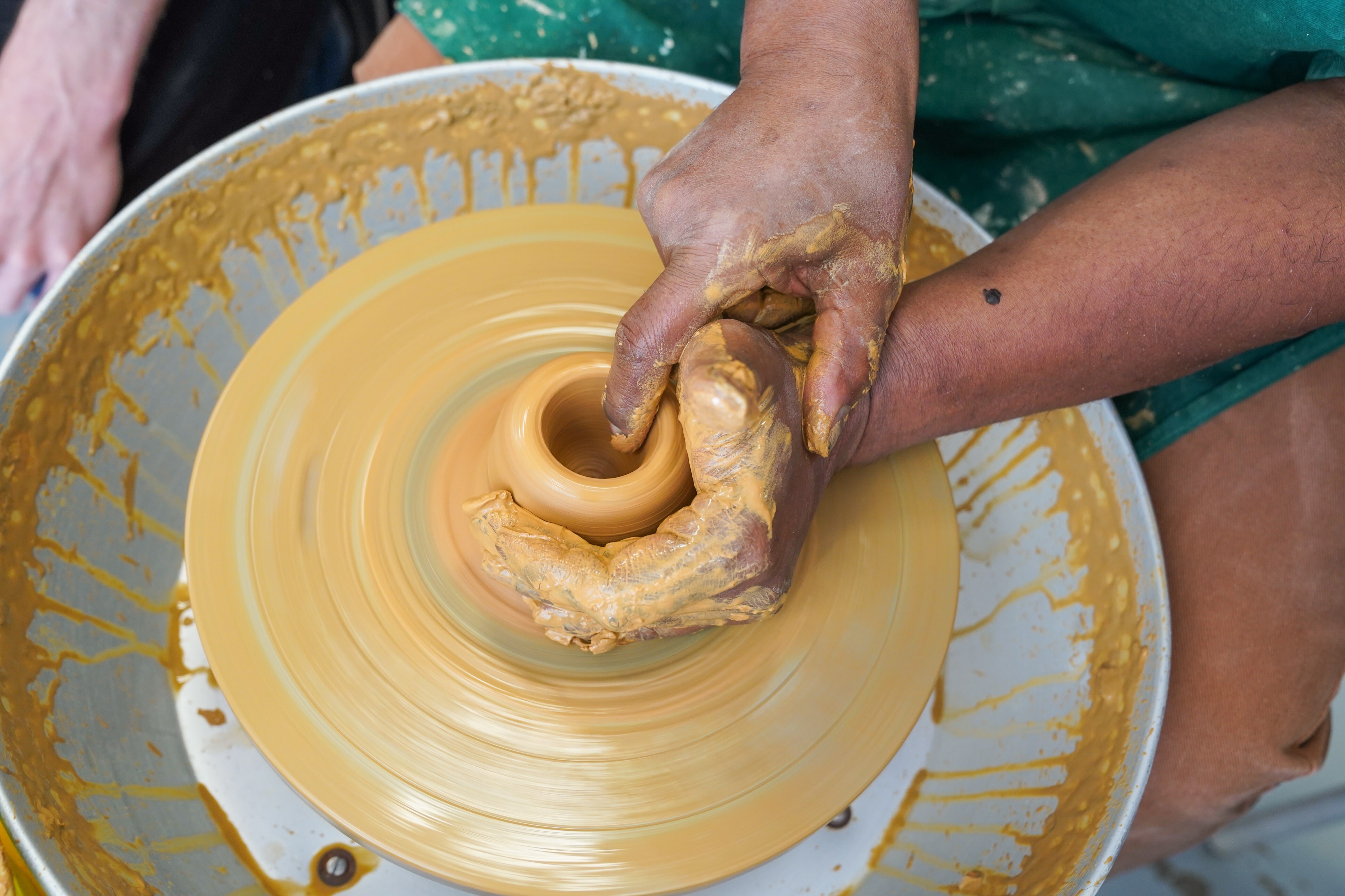 Initiez-vous au tour de potier