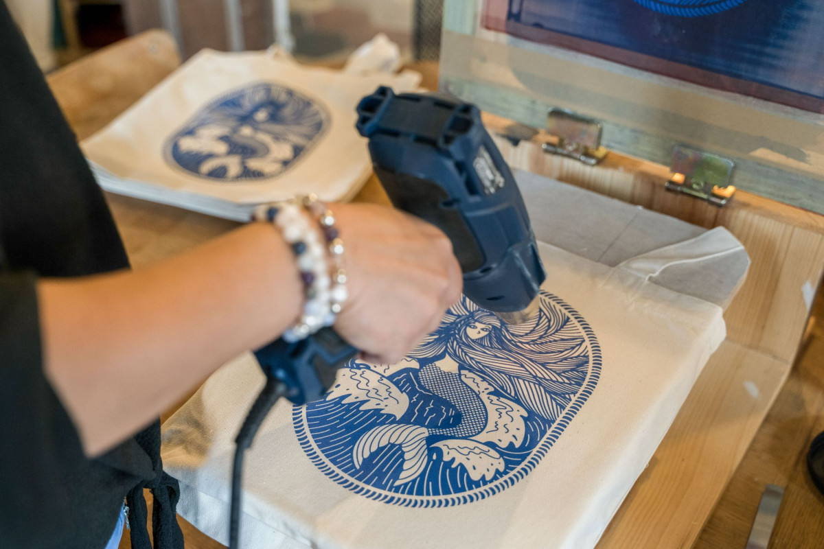 Sérigraphiez votre T-shirt ou votre sac sur-mesure