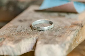 Confectionnez votre bague martelée