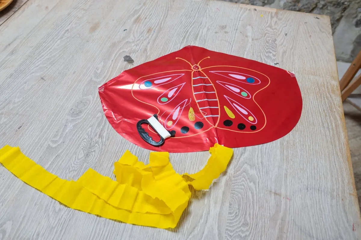 Construis ton cerf-volant en papier et bambou