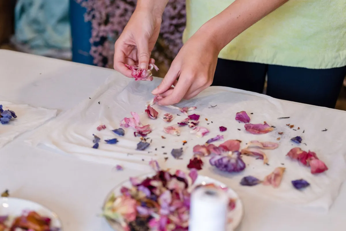 Découvrez la teinture végétale et l'éco-print en duo