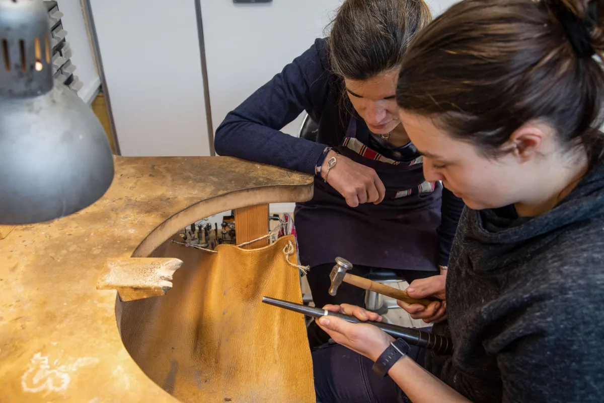Réalisez votre bague en argent martelé