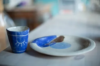 Modelez votre assiette et gobelet en céramique