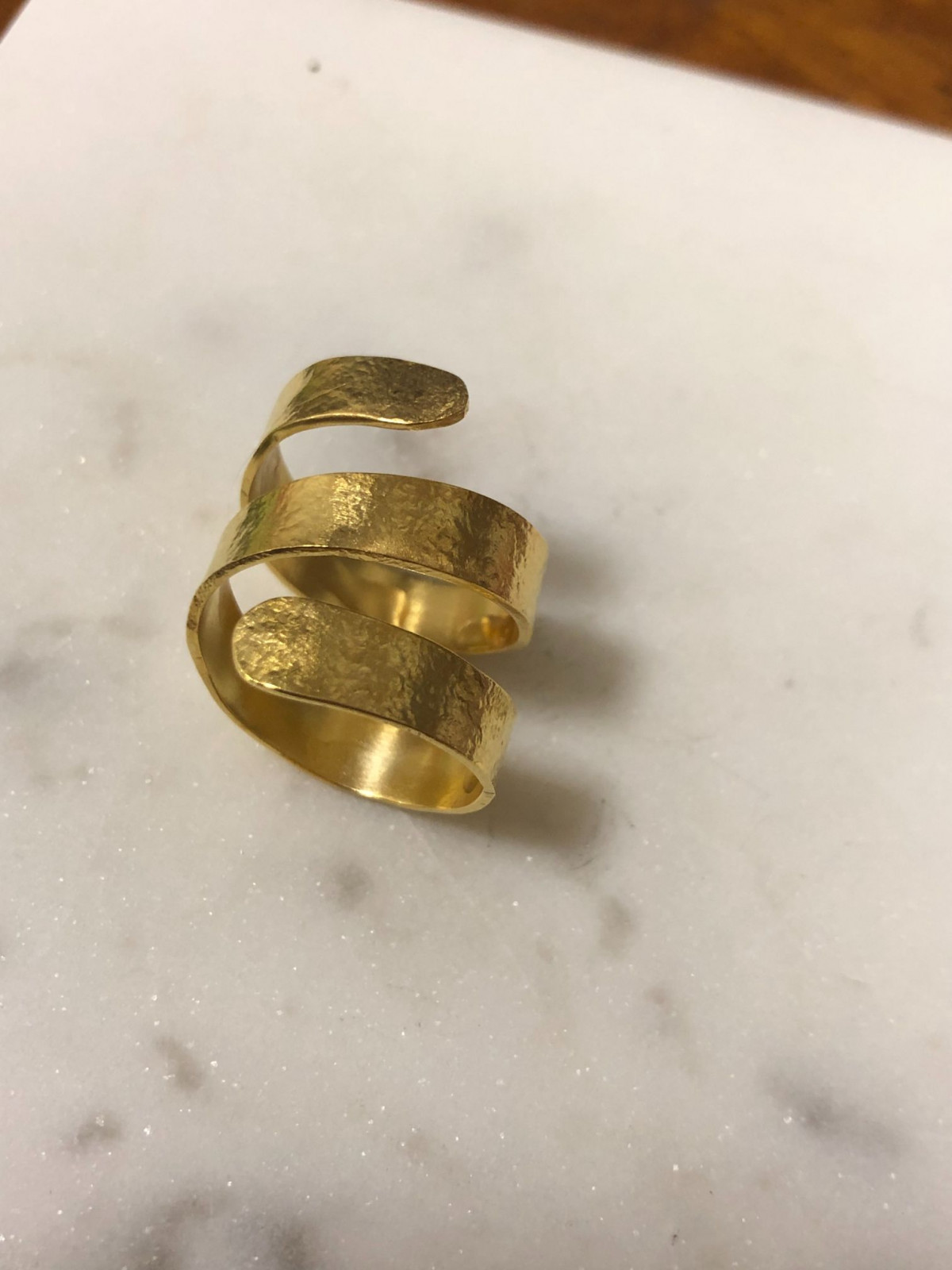 Créez votre bague enroulée en argent éthique doré