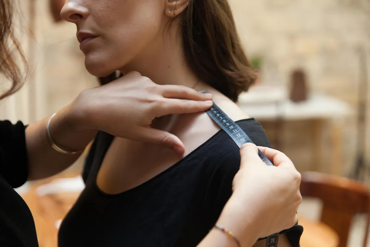 Plongez dans la vie d'une styliste-modéliste sur 3 j