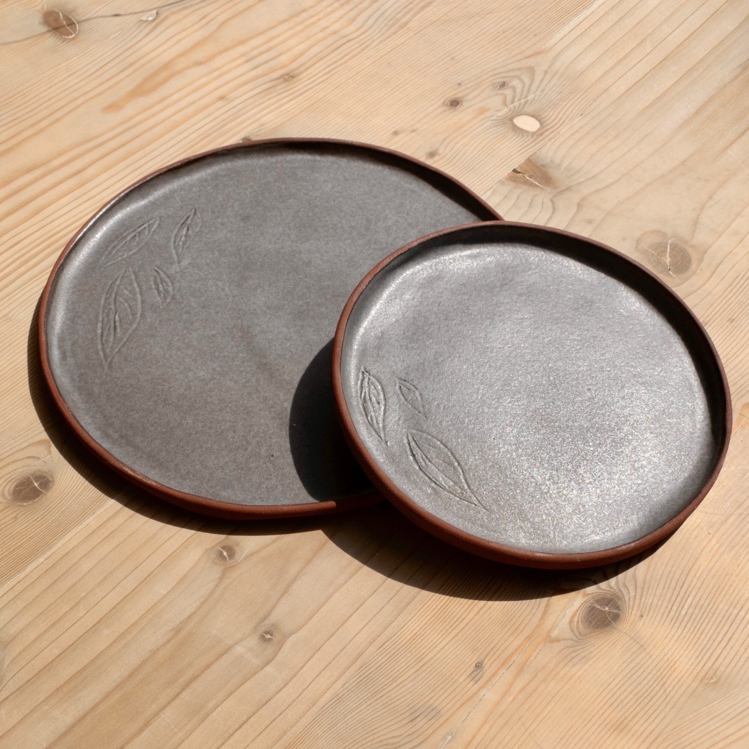 Modelez vos assiettes en grès ou porcelaine