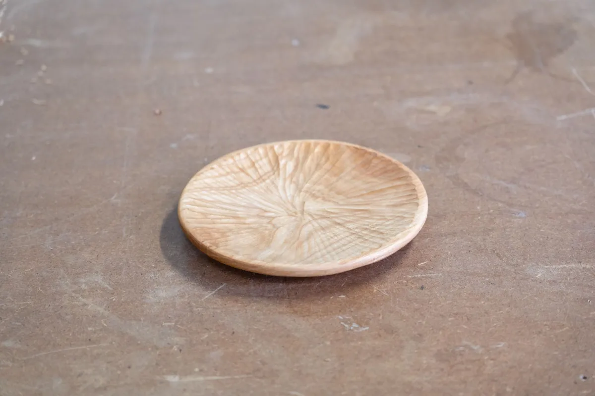 Sculptez votre assiette en bois