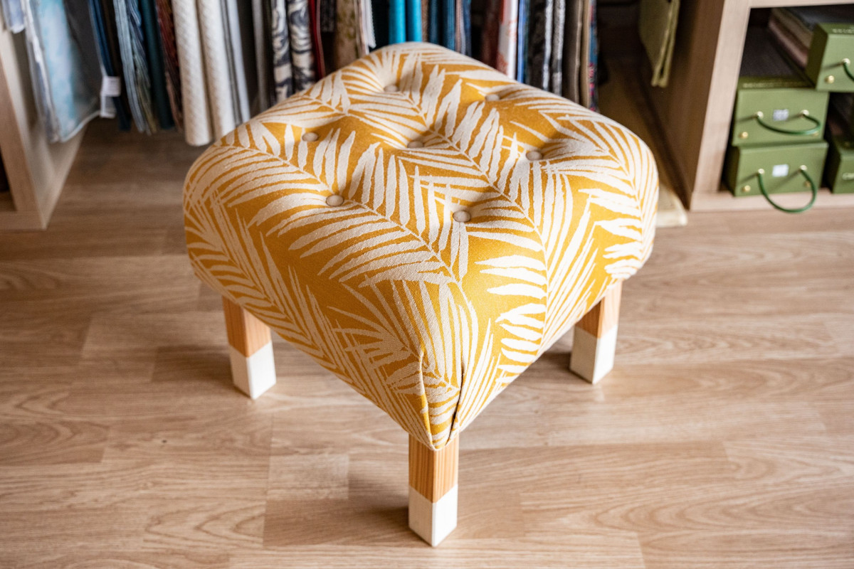 Tapissez votre tabouret capitonné