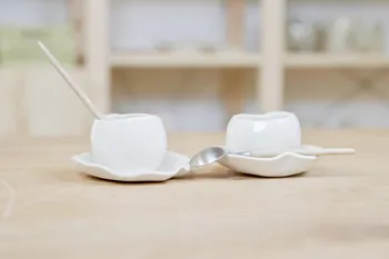 Modelez votre duo de tasses à café en porcelaine
