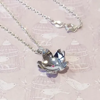 Concevez votre pendentif fleur de Sakura