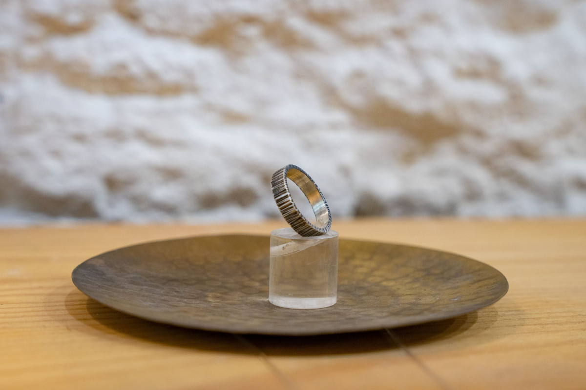 Créez votre bague martelée en argent