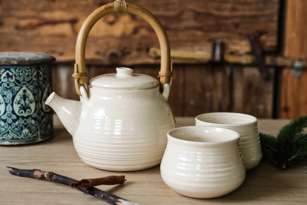 Façonnez votre théière au tour de potier