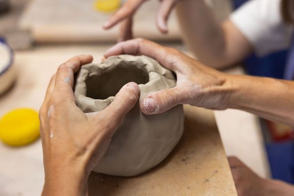 Wecandoo - Modelez votre vase en céramique