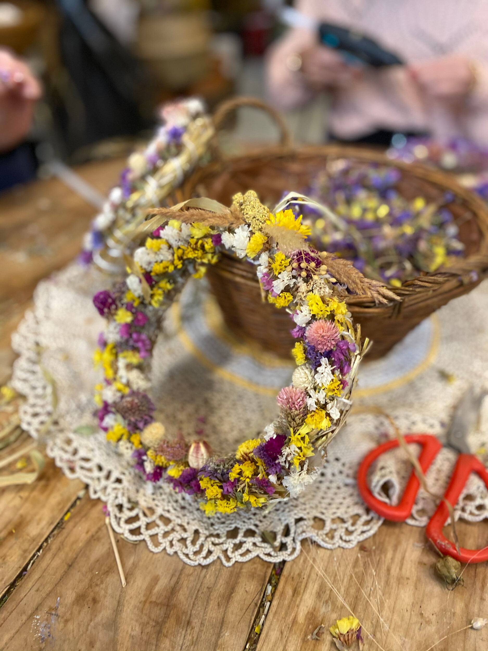 Créez votre couronne de fleurs séchées à la ferme