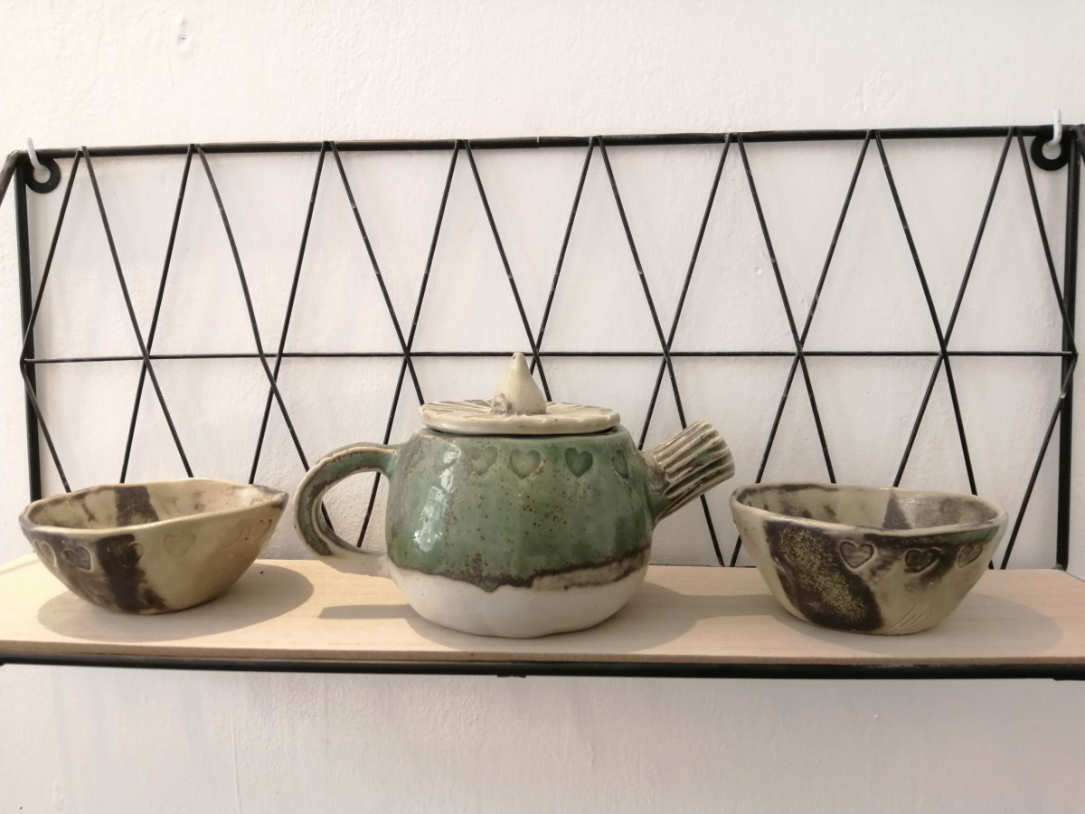 Modelez votre théière et deux bols à thé