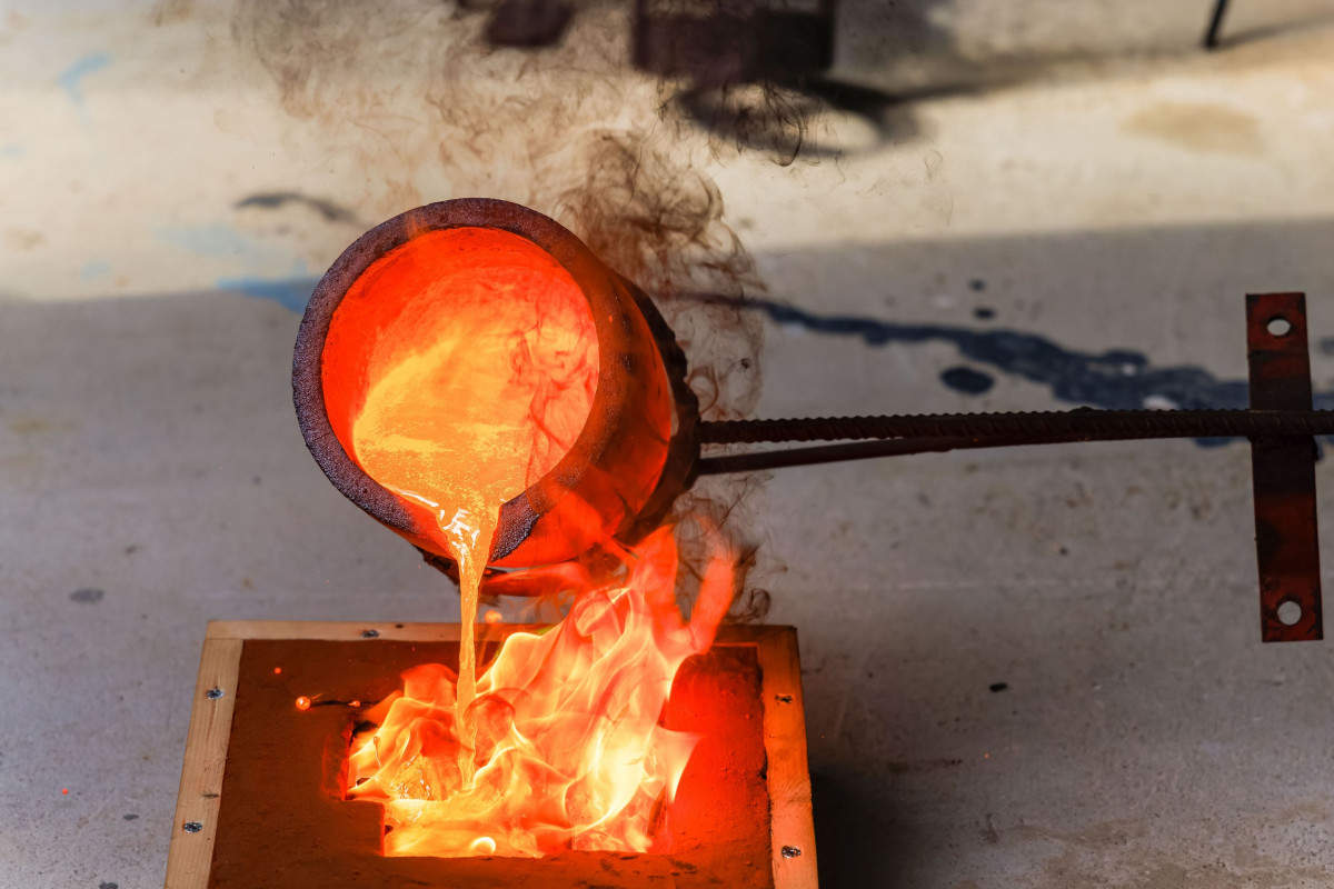 Fondez votre dessous de plat en bronze