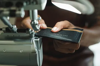 Fabriquez votre porte-cartes en cuir