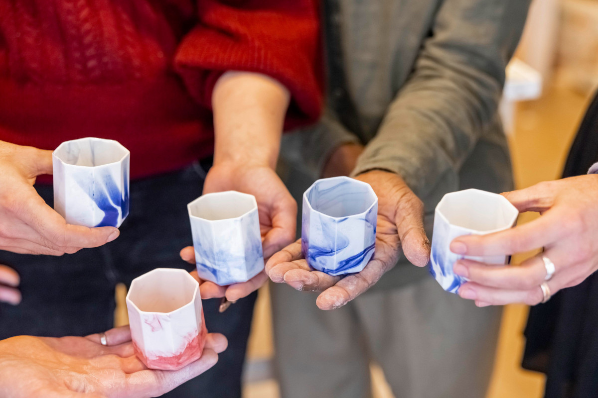 Réalisez votre trio de tasses en porcelaine