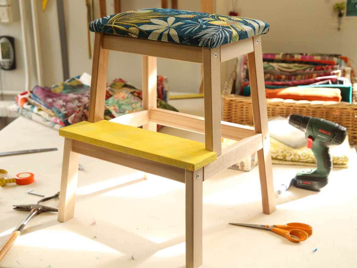 Tapissez votre repose-pieds