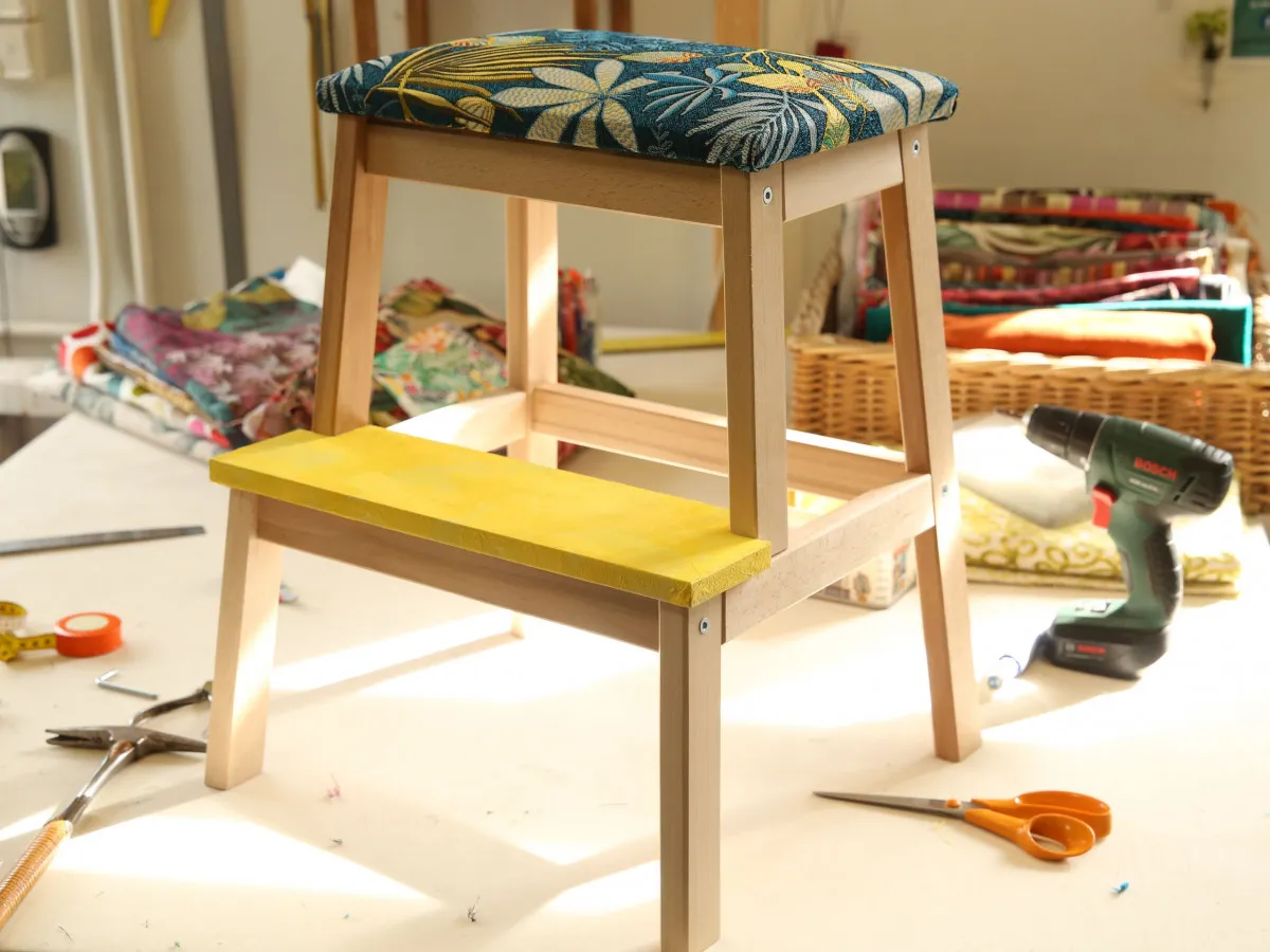 Tapissez votre repose-pieds