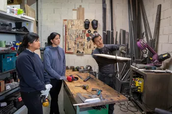 Fabriquez vos 2 supports d'étagères en métal et bois