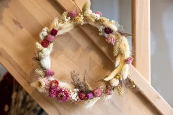 Réalisez votre couronne en fleurs séchées