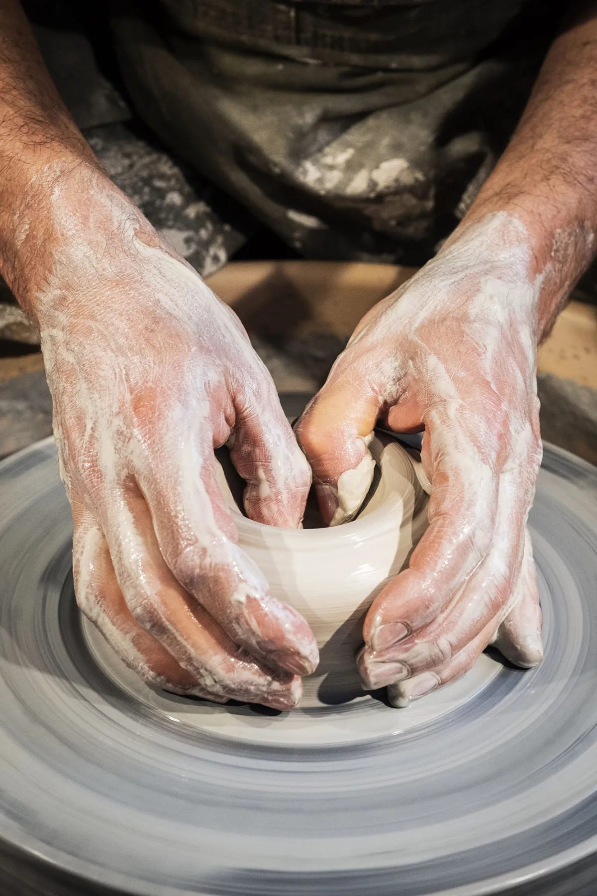 Discover the potter's wheel