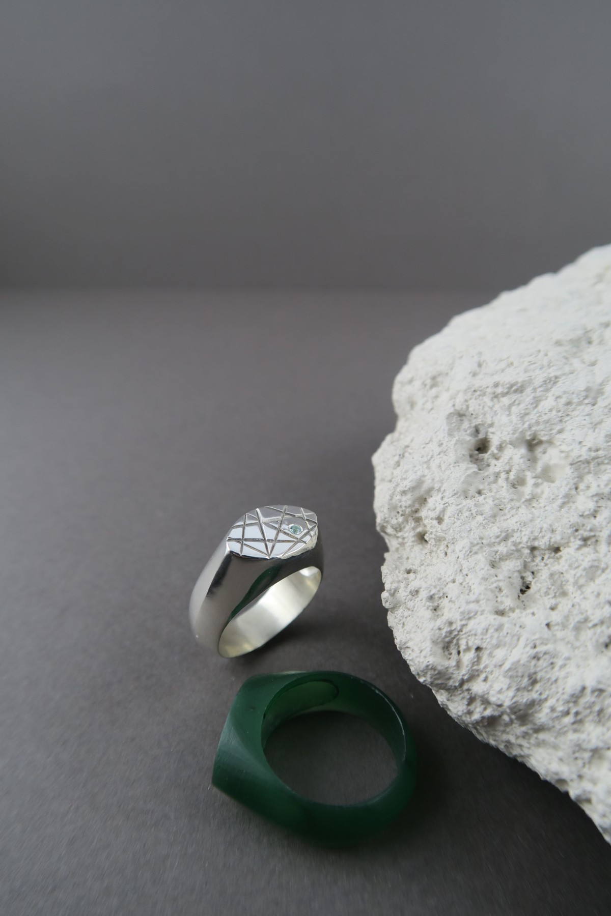 Créez votre chevalière en argent personnalisée