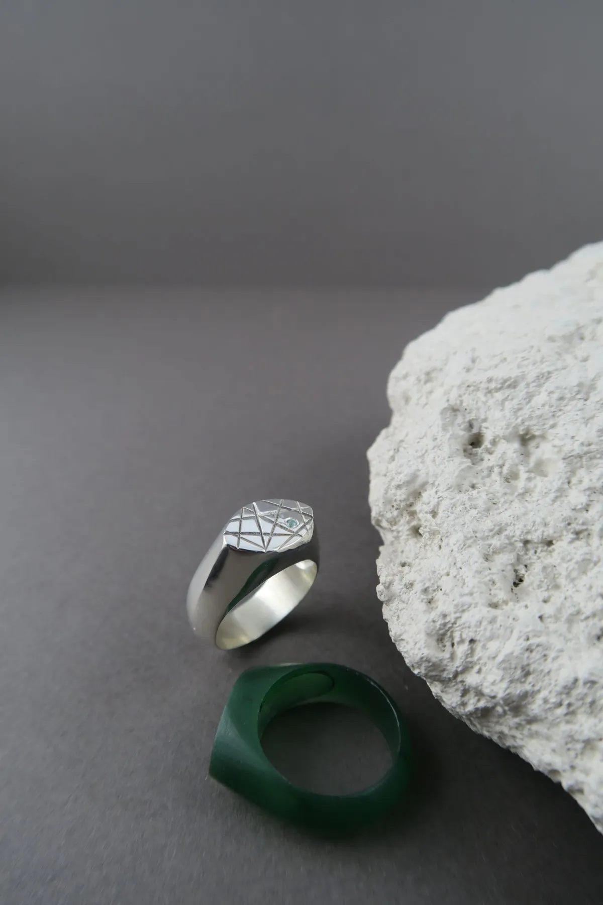 Créez votre chevalière en argent personnalisée