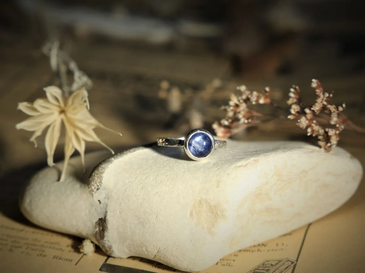 Créez votre bague sertie en argent