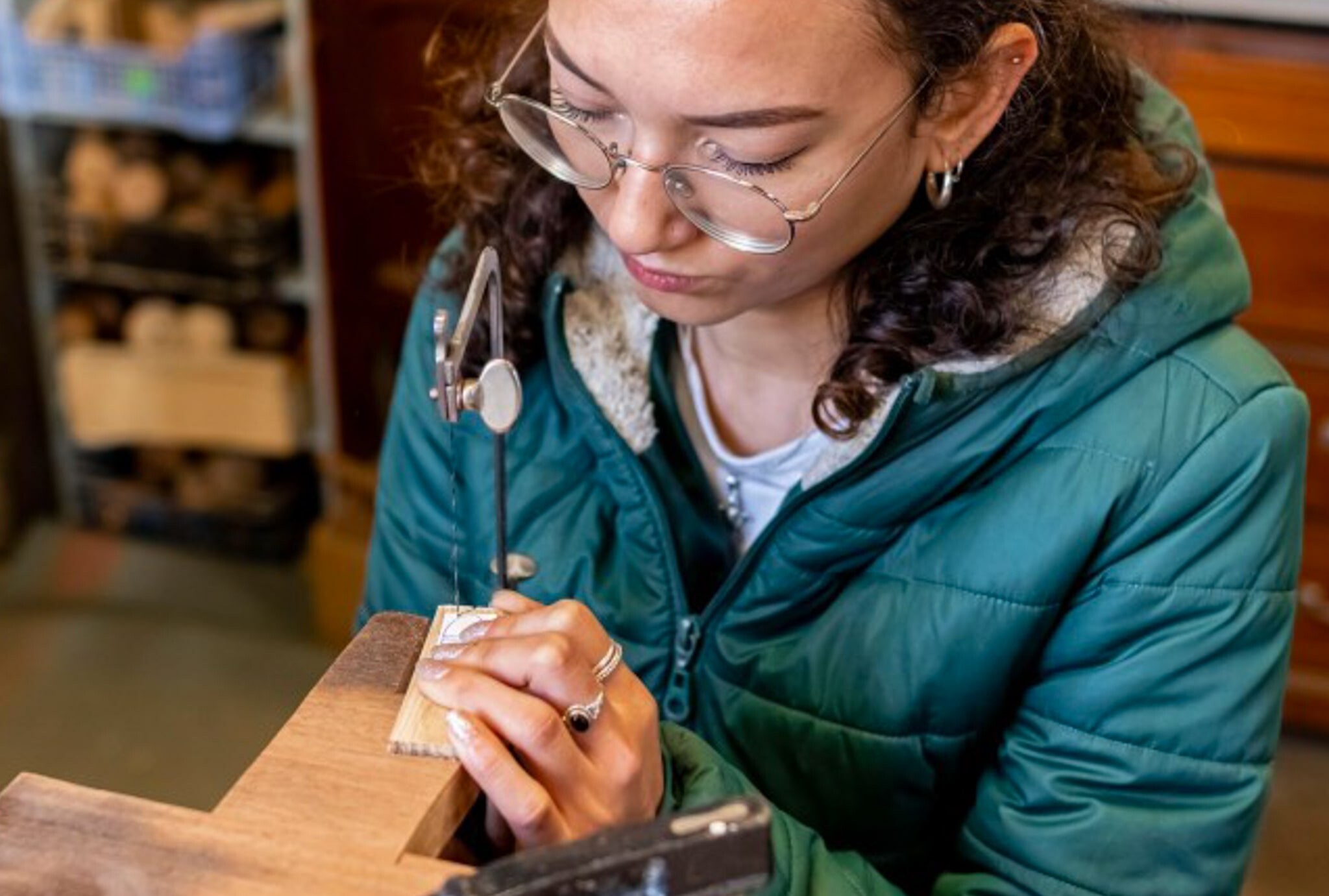 Fabriquez vos boucles d'oreilles en bois