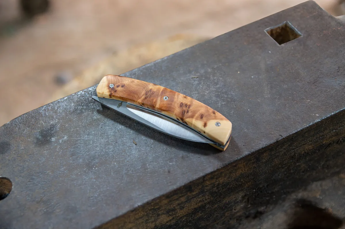 Réalisez vos couteaux pliants en duo