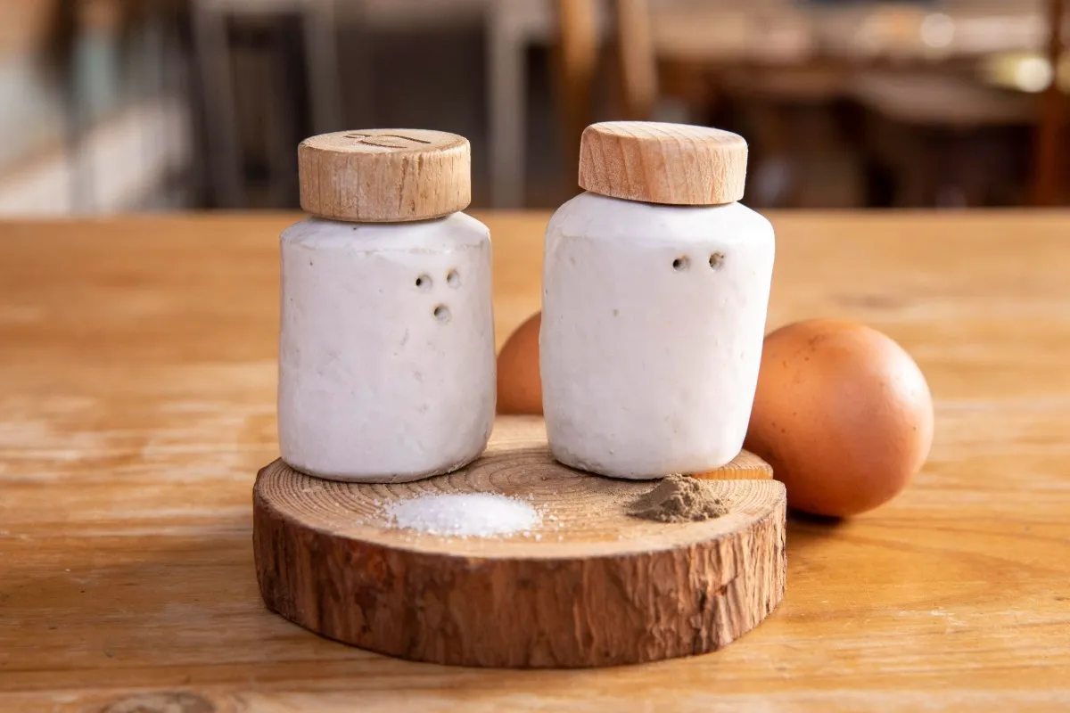 Modelez votre salière et poivrière en céramique