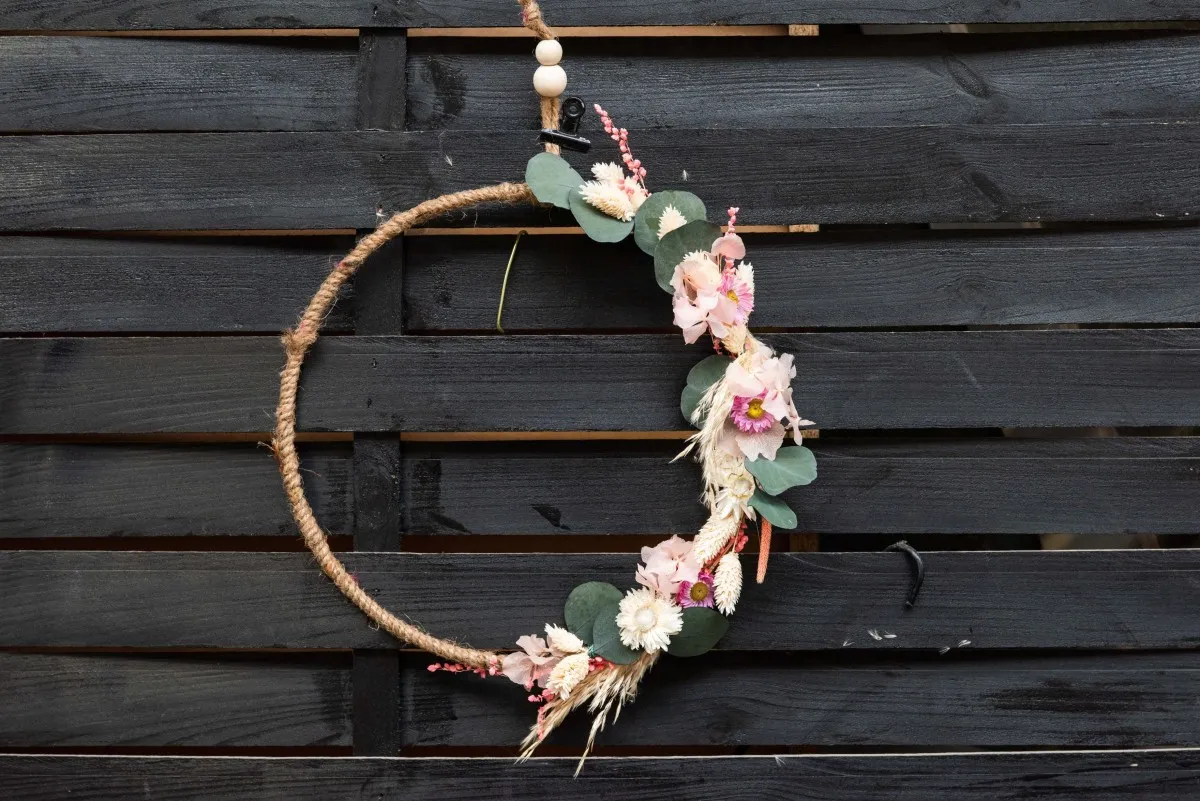 Réalisez votre couronne de fleurs séchées