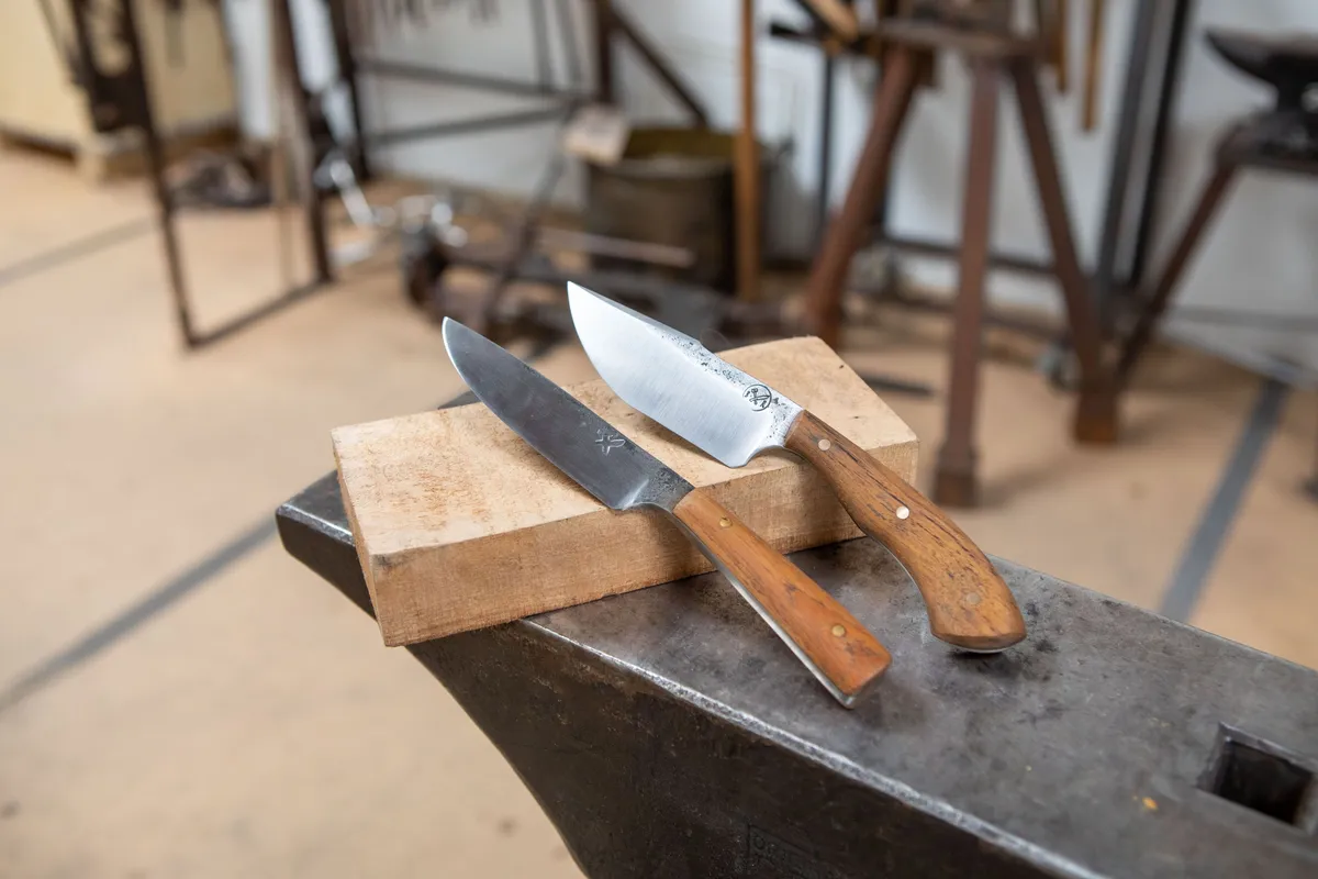 Forge your own unique straight knife - 2 days