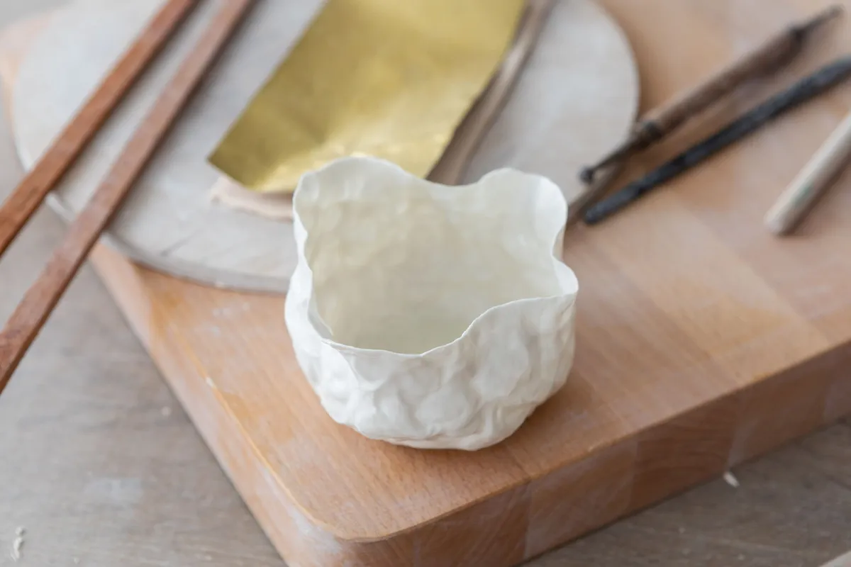 Shape your unique set of three porcelain creations