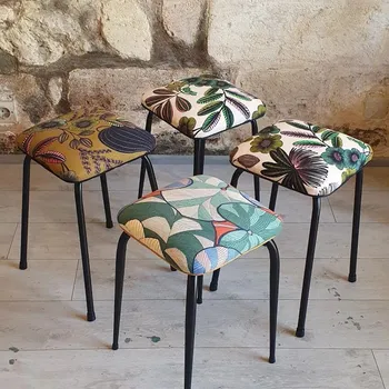 Tapissez votre tabouret vintage