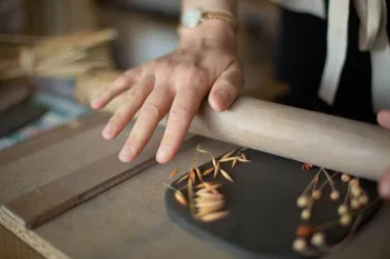 Modelez vos assiettes aux empreintes végétales