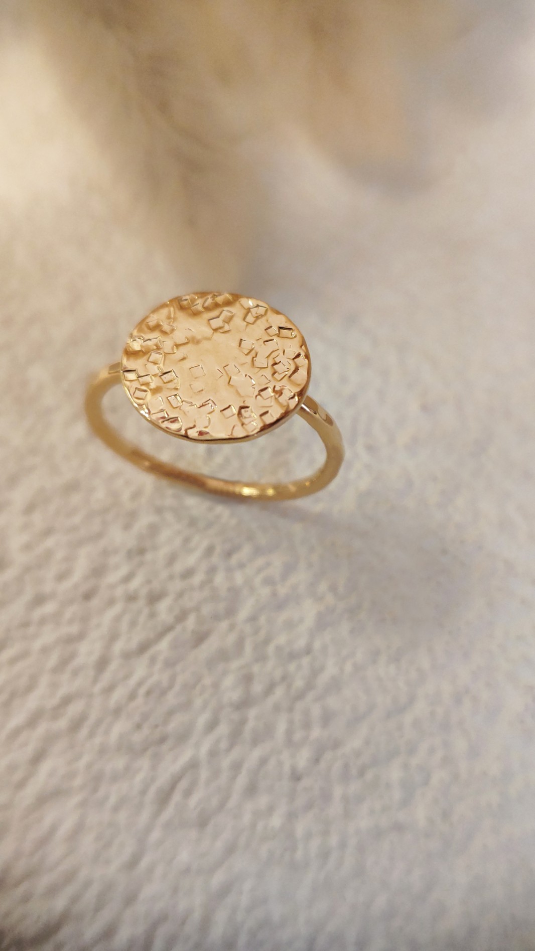 Créez votre bague en laiton plaqué or à Paris