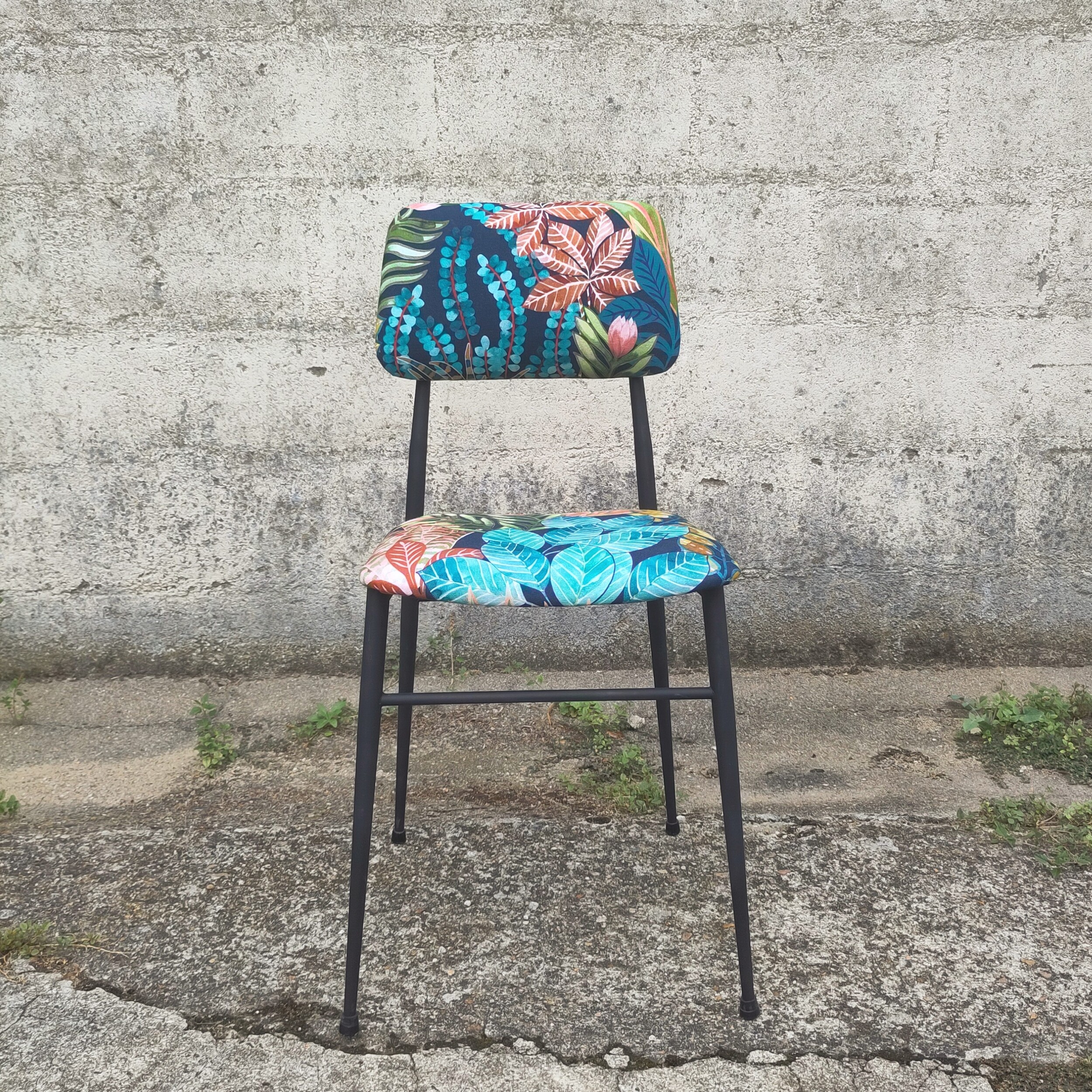 Tapissez et personnalisez votre chaise vintage