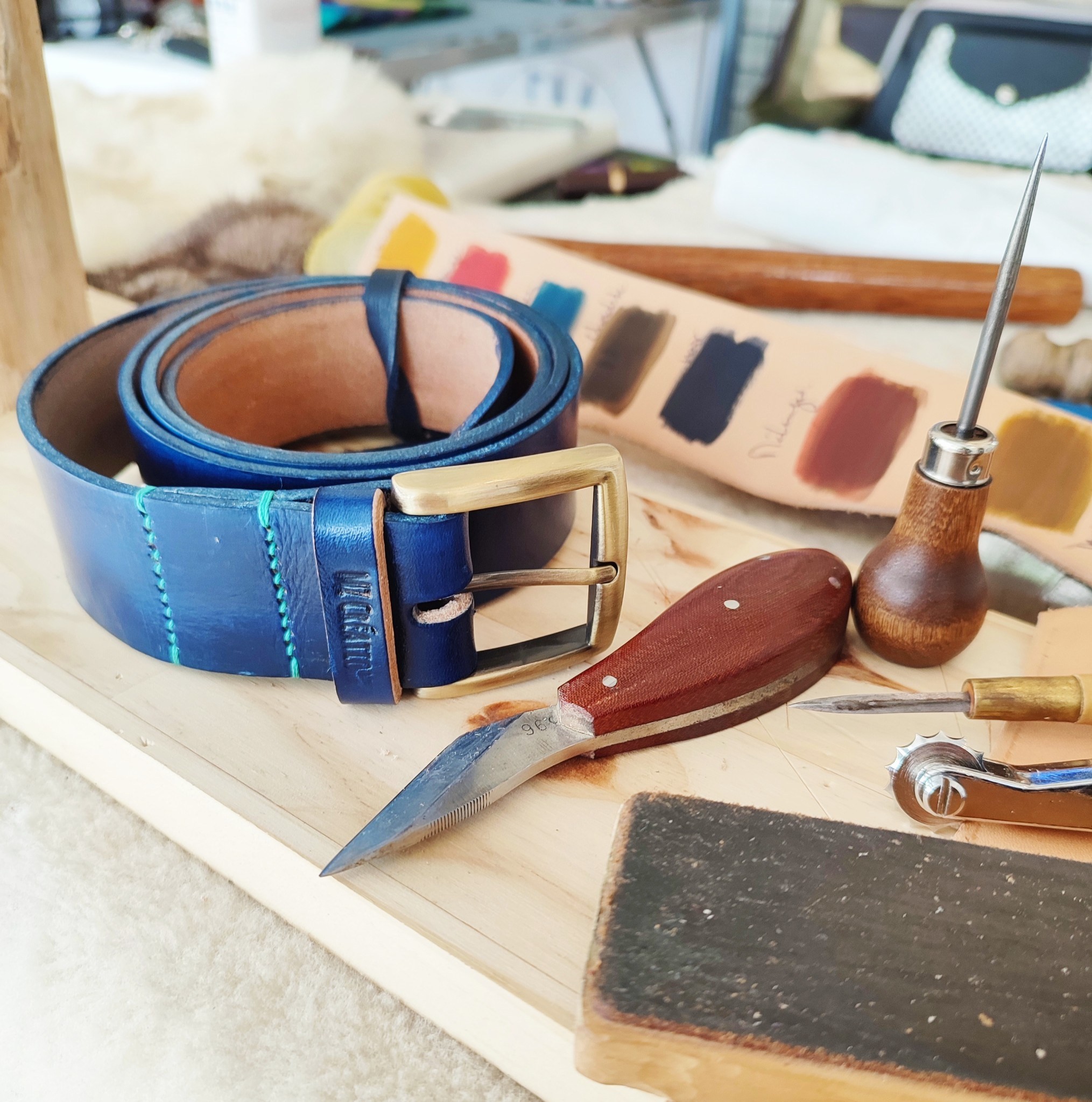 Réalisez votre ceinture en cuir au point sellier